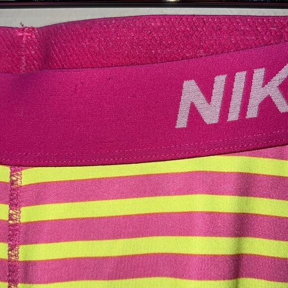 Nike Pro Dri Fit women’s sz large striped sport leggingsp - Picture 6 of 9